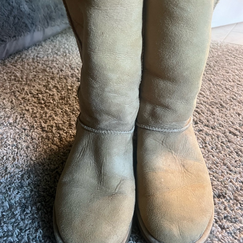 UGG light tan  Shearling Boots